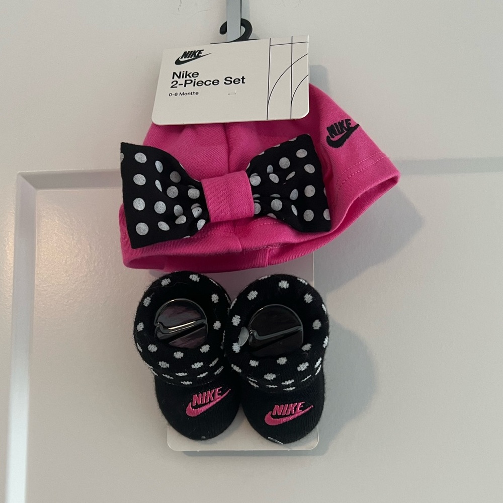 NWT Nike 2-Piece Set